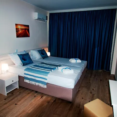 Zornitsa Aparthotel 4*